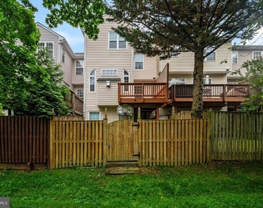 824 Stonehurst Court - Photo Thumbnail 35