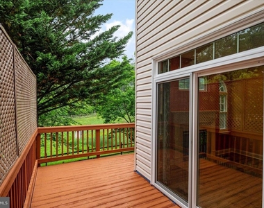 824 Stonehurst Court - Photo Thumbnail 13