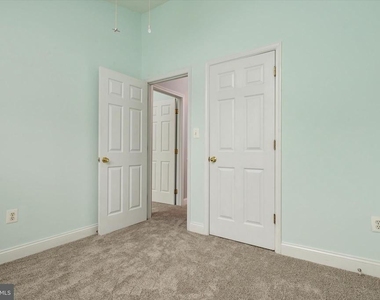 824 Stonehurst Court - Photo Thumbnail 24