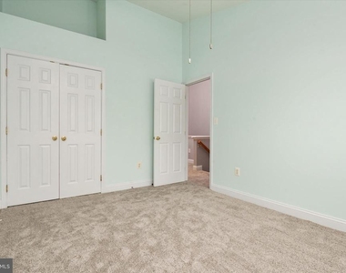 824 Stonehurst Court - Photo Thumbnail 21