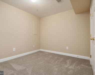 824 Stonehurst Court - Photo Thumbnail 29