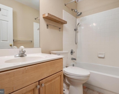 824 Stonehurst Court - Photo Thumbnail 28