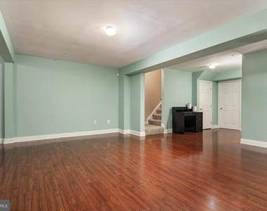 824 Stonehurst Court - Photo Thumbnail 25