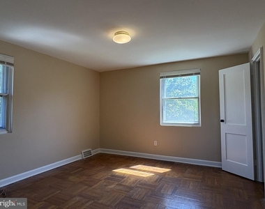 54 Madison Drive - Photo Thumbnail 17