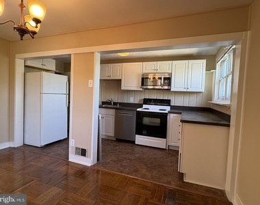 54 Madison Drive - Photo Thumbnail 7