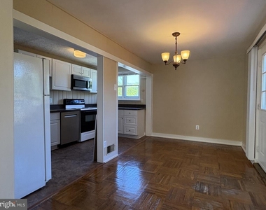 54 Madison Drive - Photo Thumbnail 5