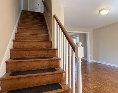 54 Madison Drive - Photo Thumbnail 15