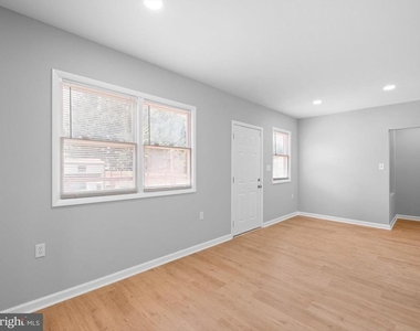 114 Baldt Ave - Photo Thumbnail 5