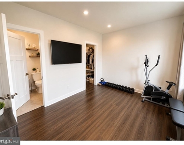 805 Llanelli Drive - Photo Thumbnail 13