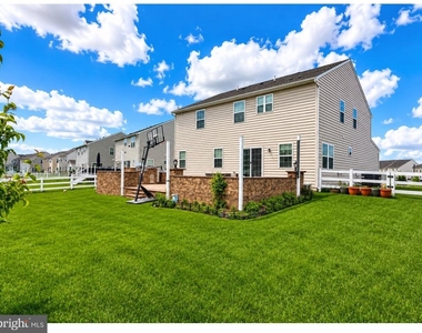 805 Llanelli Drive - Photo Thumbnail 3