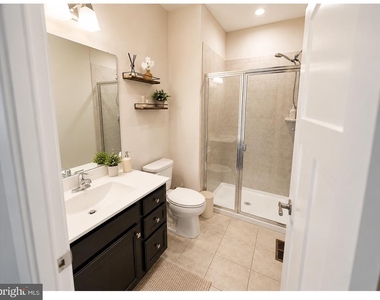 805 Llanelli Drive - Photo Thumbnail 14