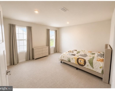 805 Llanelli Drive - Photo Thumbnail 33