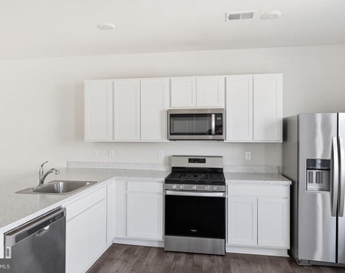 521 Ridgely Boulevard - Photo Thumbnail 10