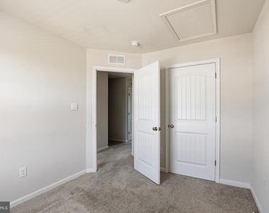 521 Ridgely Boulevard - Photo Thumbnail 15