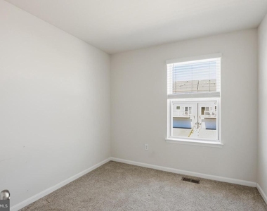 521 Ridgely Boulevard - Photo Thumbnail 14