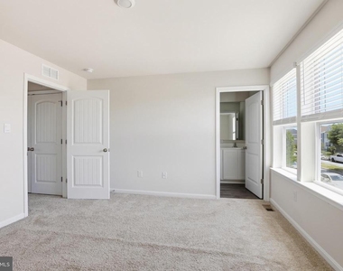 521 Ridgely Boulevard - Photo Thumbnail 18