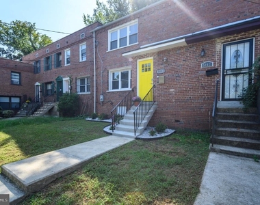 5053 Sheriff Road Ne - Photo Thumbnail 1