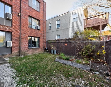 1010 G Street Ne - Photo Thumbnail 13