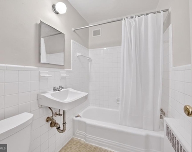 1010 G Street Ne - Photo Thumbnail 9