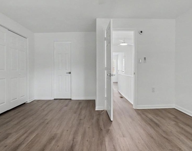 1028 Kenyon Street Nw - Photo Thumbnail 14