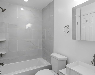 1028 Kenyon Street Nw - Photo Thumbnail 15