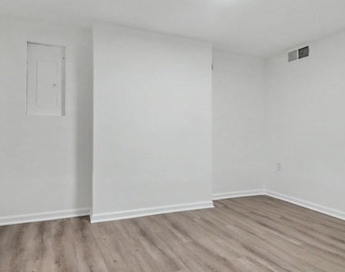 1028 Kenyon Street Nw - Photo Thumbnail 21