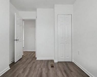 1028 Kenyon Street Nw - Photo Thumbnail 13
