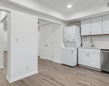 1028 Kenyon Street Nw - Photo Thumbnail 5