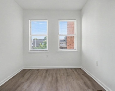 1028 Kenyon Street Nw - Photo Thumbnail 10