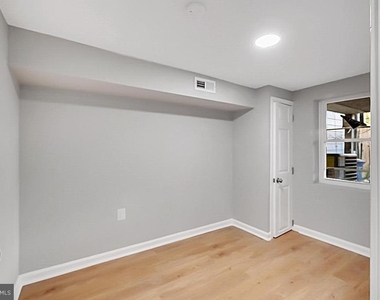 727 Otis Place Nw - Photo Thumbnail 7