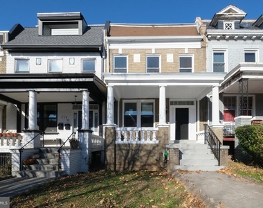 727 Otis Place Nw - Photo Thumbnail 1