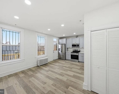 2032 North Capitol Street Nw - Photo Thumbnail 3