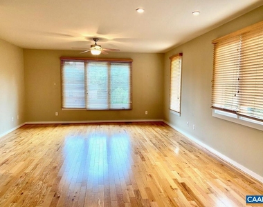 1013 Linden Ave - Photo Thumbnail 4