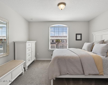 381 Richmond Drive - Photo Thumbnail 25