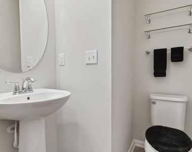 381 Richmond Drive - Photo Thumbnail 14