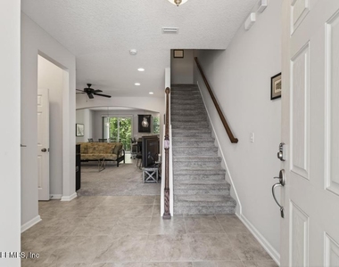381 Richmond Drive - Photo Thumbnail 3