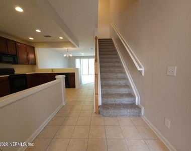 13366 Stone Pond Drive - Photo Thumbnail 4