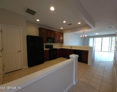 13366 Stone Pond Drive - Photo Thumbnail 8
