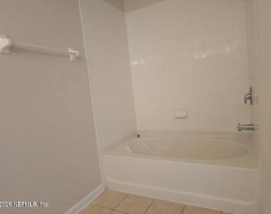 13366 Stone Pond Drive - Photo Thumbnail 11