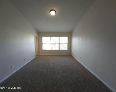 13366 Stone Pond Drive - Photo Thumbnail 12