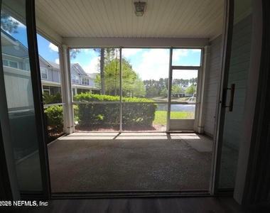 13366 Stone Pond Drive - Photo Thumbnail 9