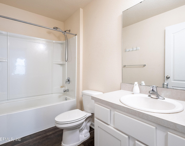 2446 Oak Stream Drive - Photo Thumbnail 23