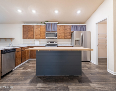 2446 Oak Stream Drive - Photo Thumbnail 6
