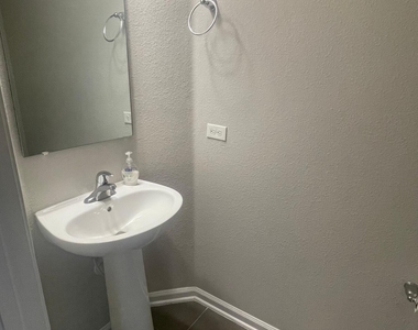 61 Pinebury Lane - Photo Thumbnail 10