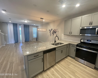 61 Pinebury Lane - Photo Thumbnail 9