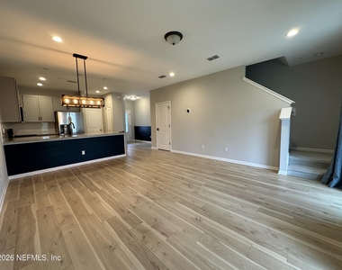 61 Pinebury Lane - Photo Thumbnail 4