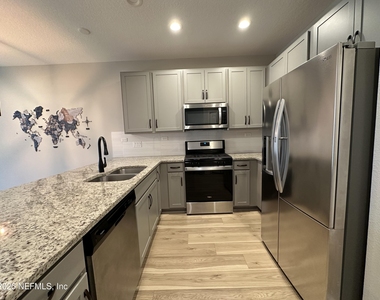 61 Pinebury Lane - Photo Thumbnail 7