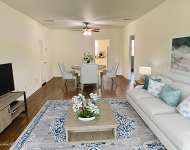 1815 Van Wert Avenue - Photo Thumbnail 3