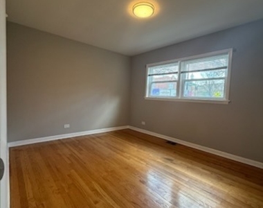 5849 S Francisco Avenue - Photo Thumbnail 5