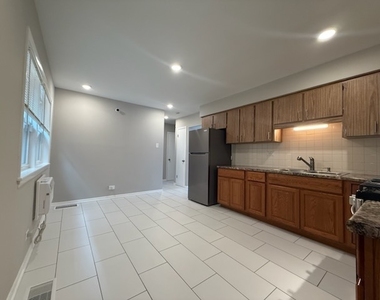 5849 S Francisco Avenue - Photo Thumbnail 3